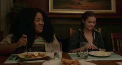 {\an8}-Miracle potatoes.
- [Luke] Miracle, miracle potatoes. - To the Bone