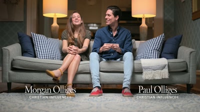 {\an8}[Morgan laughs] We met on Tinder. - Shiny Happy People: Duggar Family Secrets
