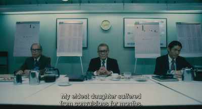 {\an8}My eldest daughter suffered
from convulsions for months. - Minamata