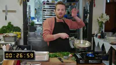 {\an8}[narrator] 27 minutes to go. - No Recipe Road Trip With the Try Guys