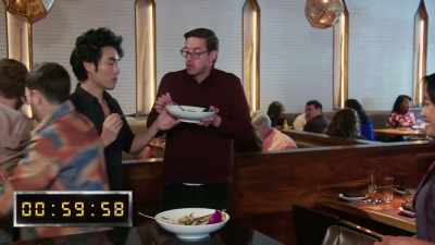 {\an8}[narrator] So, Zach and Ned
have just one hour - No Recipe Road Trip With the Try Guys