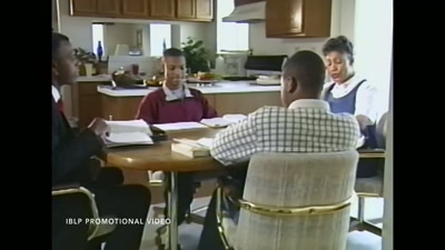 {\an8}[narrator] The Advanced
Training Institute - Shiny Happy People: Duggar Family Secrets
