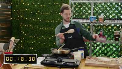 {\an8}[narrator] With 18-and-a-half
minutes left, - No Recipe Road Trip With the Try Guys