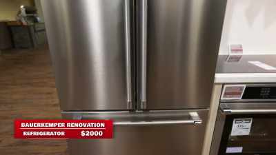 {\an8}- [Natalie] Yeah.
- [David] Yeah. - Renovation Impossible