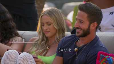 {\an8}[Nikki] We set up a little  
game to get everyone thinking - Twin Love