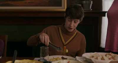 {\an8}No, you're definitely judged.
When you eat, points magically appear. - To the Bone