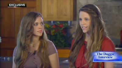 {\an8}Nobody asked us to do this.
Jessa and I were talking - Shiny Happy People: Duggar Family Secrets