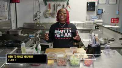 {\an8}Now, here at Slutty Vegan, - No Recipe Road Trip With the Try Guys