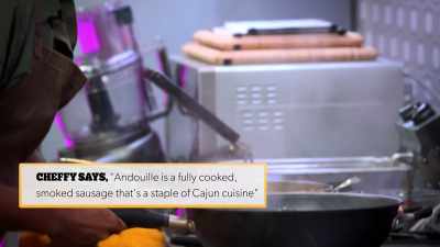 {\an8}Now, I pray that the andouille - Secret Chef