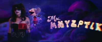 {\an8}- Oh.
- And you are in - The People's Joker