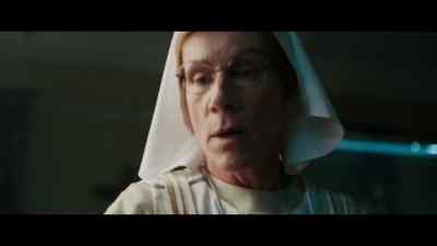 {\an8} Oh, my... - The Man Who Fell to Earth