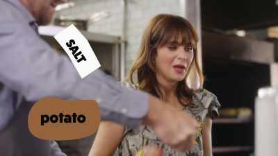 {\an8}- Oh, that's
a good amount, okay.
- Yes, - What Am I Eating? With Zooey Deschanel