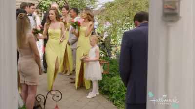 {\an8}Okay, bridesmaids. - The Last Bridesmaid