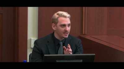 {\an8}On the 12th, we
received a video, - Depp V Heard