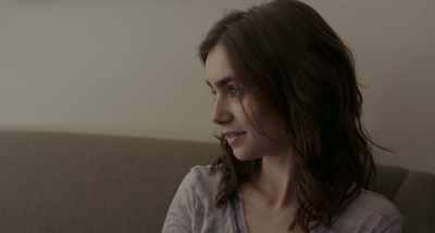 {\an8}-Really?
- Generally, I just need a few facts. - To the Bone