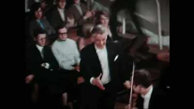 {\an8}[reporter] Composer Leonard
Bernstein managed to become embroiled - All the Beauty and the Bloodshed