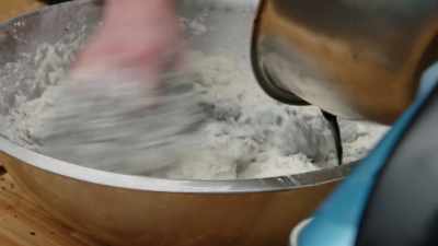 {\an8}Right now it looks real dry - No Recipe Road Trip With the Try Guys