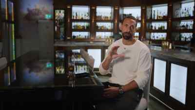 {\an8}RIO FERDINAND
ENGLAND 1997-2011 - Beckham