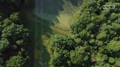 {\an8}♪♪ - Small Town Secrets