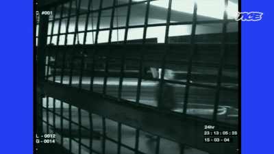 {\an8}♪♪ - I Was a Teenage Felon