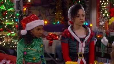 {\an8}[scoffs] Come on, Brandy,
let's get out of here - That Girl Lay Lay