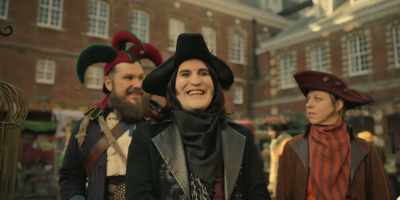 {\an8}Seven years old in that one.
So cute! [chuckles] - The Completely Made-Up Adventures of Dick Turpin