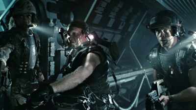 {\an8}So about a year ago, I was around Mark. - Aliens Expanded