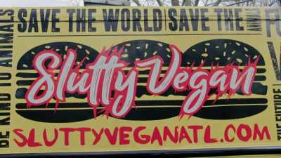 {\an8}So, Slutty Vegan
is a 100% plant-based
burger joint. - No Recipe Road Trip With the Try Guys