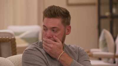{\an8}So, if there is an elimination tonight, - Twin Love