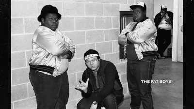 {\an8}So they used to hang
around us, and, you know, - Hip Hop Uncovered