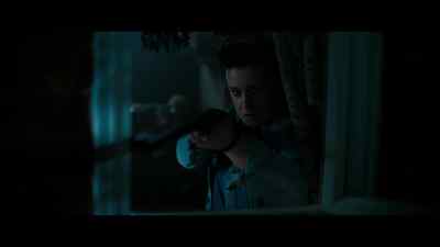 {\an8} [soldier whistles] Over-- - The Man Who Fell to Earth