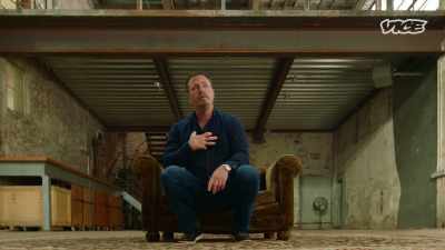 {\an8}Something inside me
just wanted my dad, - I Was a Teenage Felon