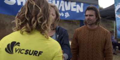{\an8}Something's really wrong and
I don't know how to fix it. - Surviving Summer