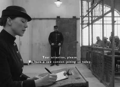{\an8}(SPEAKING FRENCH) - The French Dispatch