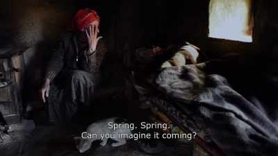 {\An8}Spring. Spring.
Can you imagine spring coming? - Honeyland