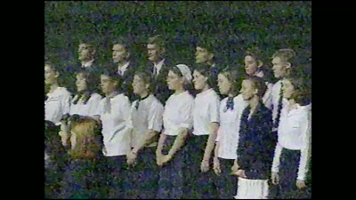 {\an8}(tense music continues) - Shiny Happy People: Duggar Family Secrets