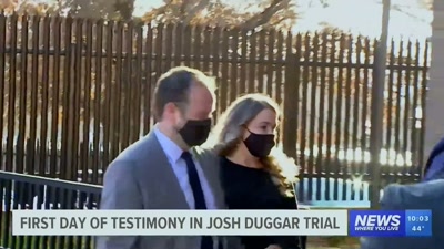 {\an8}[tense music] - Shiny Happy People: Duggar Family Secrets