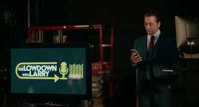{\an8}- Thank you for picking my show.
- [cell phone vibrating] - God's Not Dead: In God We Trust