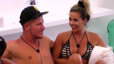 {\an8}-That was the truth.
-[dings] - Love Island Australia