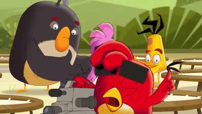 {\an8}That's a five, cheeple. I'm sure
there's something here we can use. - Angry Birds: Summer Madness