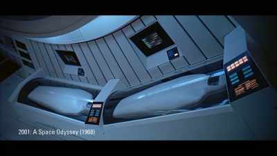 {\an8}The heart beats three times a minute, - Aliens Expanded