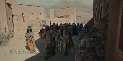 {\an8}"The Lord had said to Moses
in Midian, - Testament: The Story of Moses