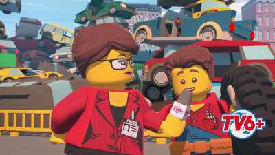 {\an8}The only thing left to do
is the finish line, - LEGO City Adventures