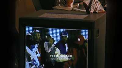 {\an8}The reality was,
a rapper like Peedi Crakk - jeen-yuhs: A Kanye Trilogy