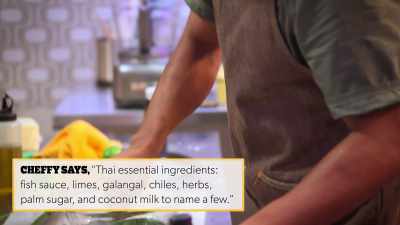 {\an8}The Thai salsa verde
actually is targeting Joshua, - Secret Chef