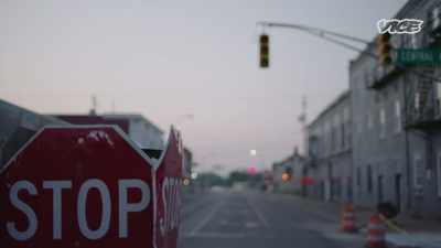 {\an8}The town has been haunted
by this case ever since. - Small Town Secrets