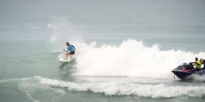 {\an8}These riders doing whatever it takes - Surviving Summer