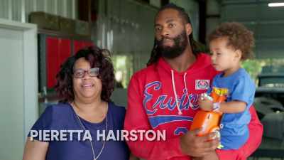 {\an8}This is my mom,
Pieretta Hairston - Shorty's Dream Shop