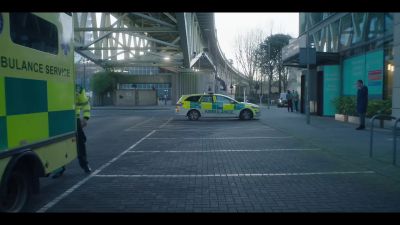 {\an8}This programme contains some
scenes which some viewers - Silent Witness