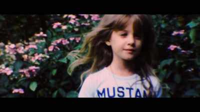 {\an8}[Tiffany Lerman]
Parenting wasn't really a verb… - Lady Boss: The Jackie Collins Story